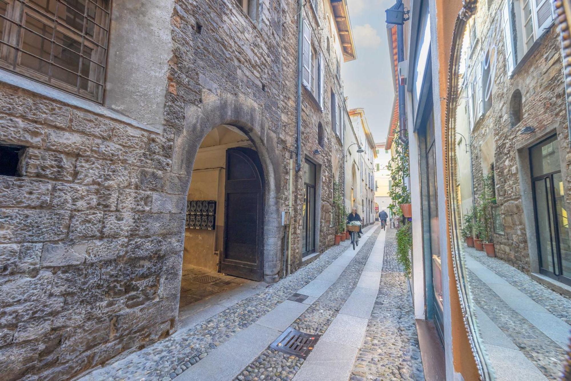 Domus Cortesella Côme Esterno foto